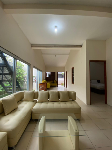 Others 2, Zuhaz Guesthouse, Sleman
