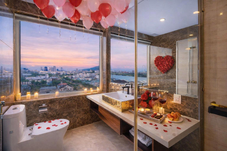 Bathroom, Real Love Hotel, Da Nang