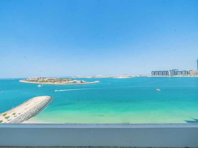 Beach, Stylish 1BR with Private Beach Access, Dubai