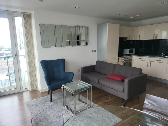 Others 5, Spectacular private bedroom in 2 bedroom apartment, Salford