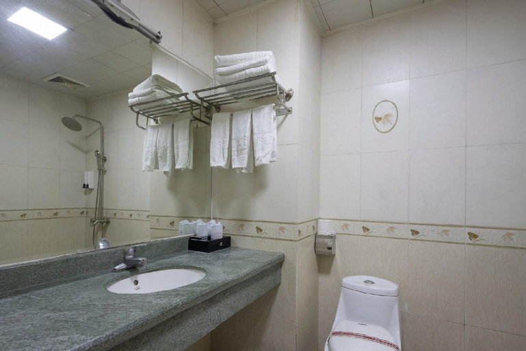 Bathroom 3, Guangzhou Champs Elysees Hotel, Guangzhou