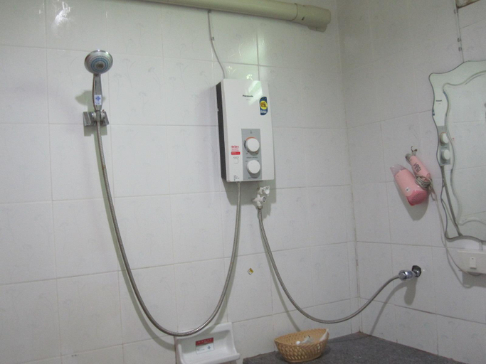 Bathroom 4, Thepsatit View Resort, Thep Sathit