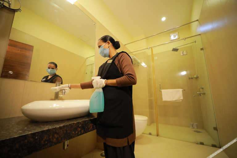 Bathroom 3, Divine Clarks Inn Suites, Kurukshetra