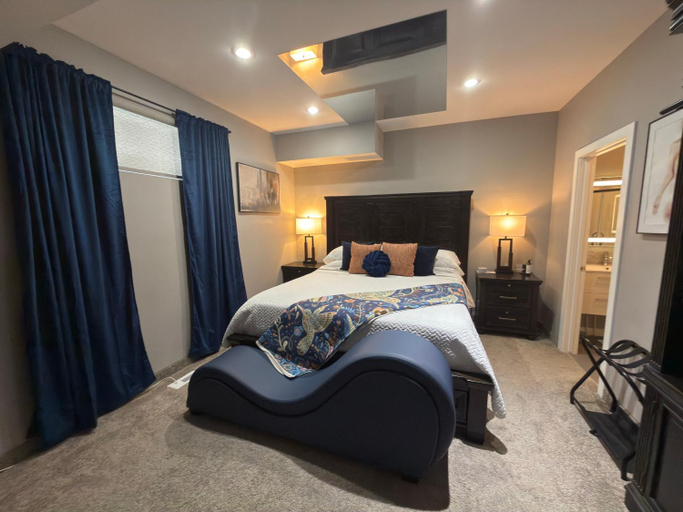 Bedroom 3, Stay549, Division No. 11