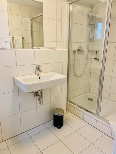 Bathroom 4, Hotel Köln 2020, Köln