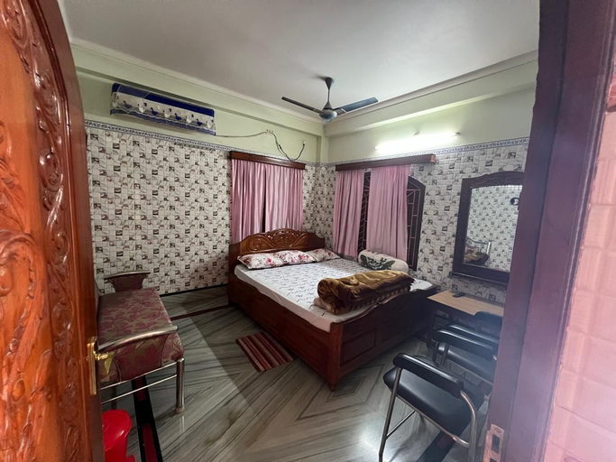 Room 2, Hotel Raj, Nadia