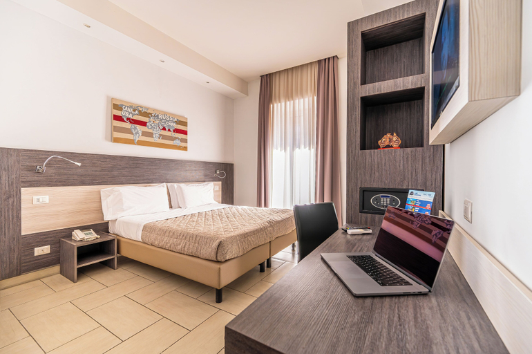 Bedroom 4, Napoli Suite, Napoli