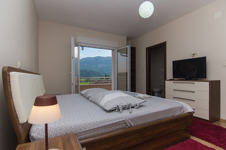 Room 5, Holiday Home Vele With Pool, Vrgorac