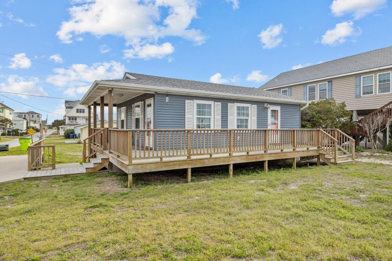 Exterior 3, The Saltbox 2 Bedroom Home, Carteret