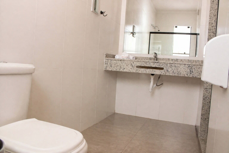 Bathroom 2, Euro Suite Santa Rita do Passa Quatro, Santa Rita do Passa Quatro