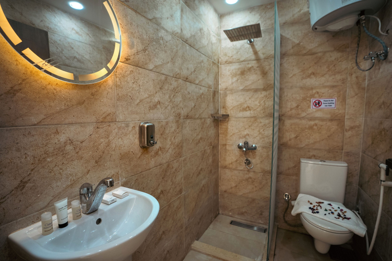 Bathroom 5, Oriental Pyramids & GEM View, Al-Ahram