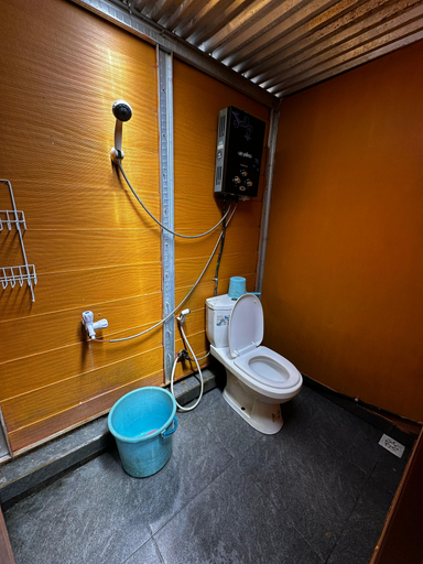 Bathroom 5, Familli House Dieng, Wonosobo