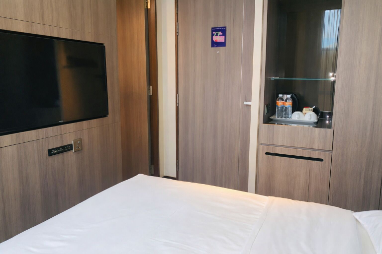 Bedroom 3, Amrise Hotel Kitchener, Singapore