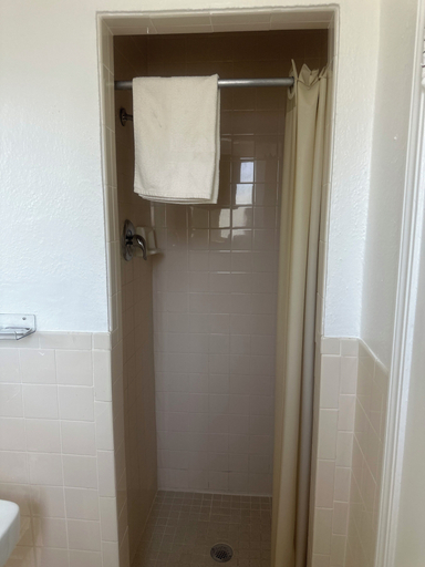 Bathroom 4, Tropical Palm Motel, Lee