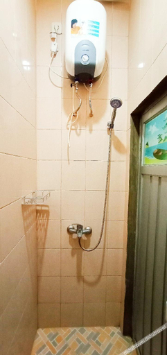 Bathroom 3, Anjuma Backpacker, Yogyakarta