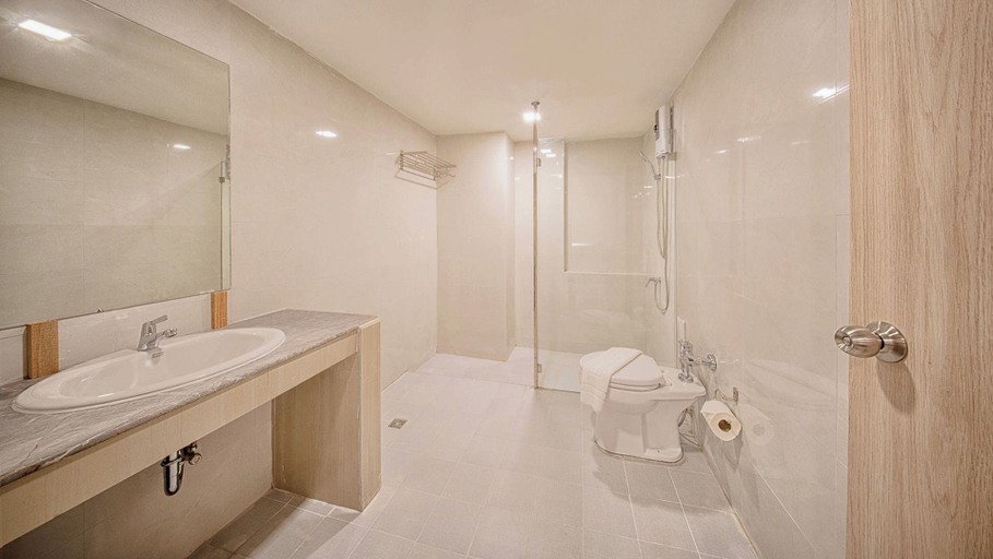 Bathroom 4, B2 Sisaket Boutique & Budget Hotel, Muang Si Sa Ket