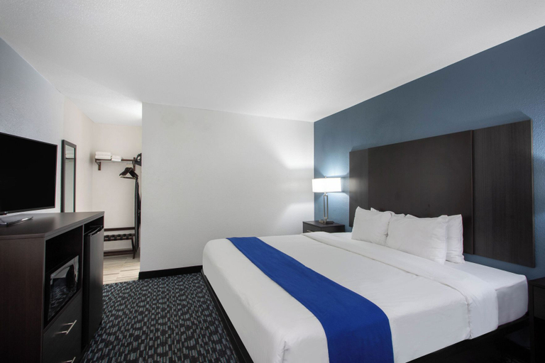 Room 2, University Inn and Suites', Mecklenburg