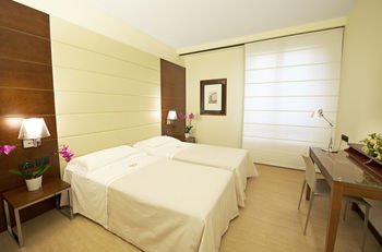 Others 2, QC Room Milano Porta Romana, Milano