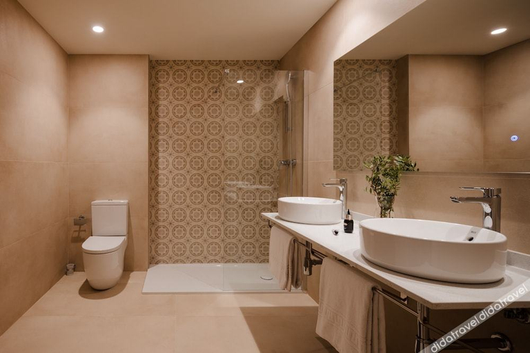 Bathroom 4, Hotel Hamsa House, Barcelona