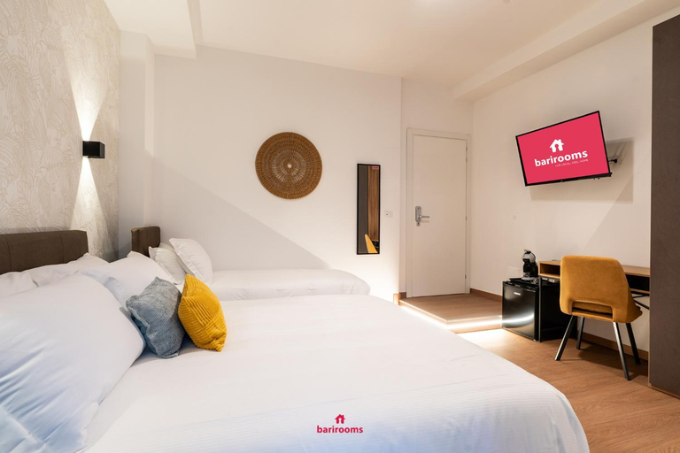 Facilities 5, Barirooms - Petruzzelli, Bari