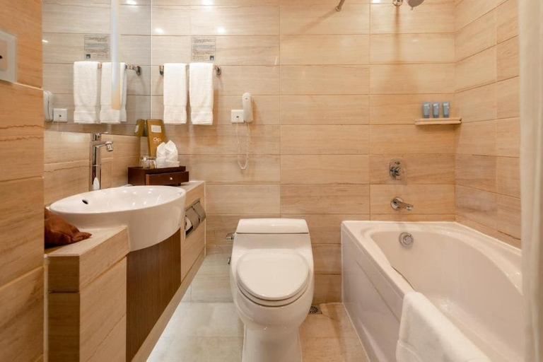 Bathroom 3, China Mayors Plaza Hotel, Guangzhou