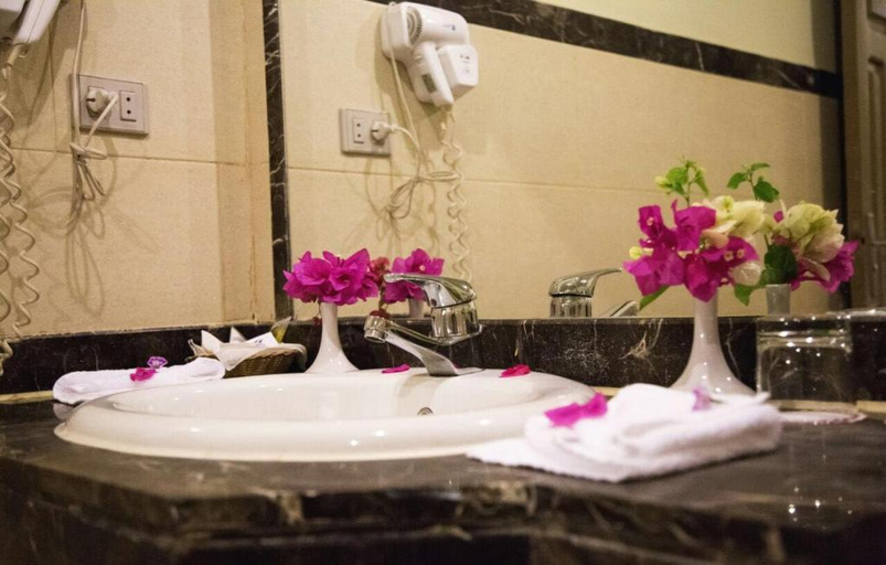 Bathroom, Cataract Sharm Resort, Sharm el-Sheikh