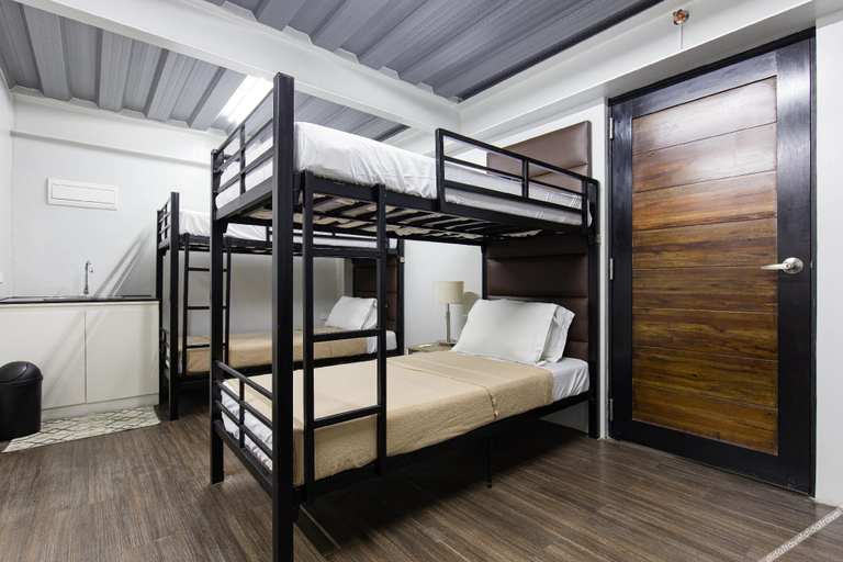 Bedroom 3, District Inn , Taguig