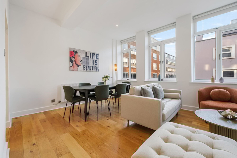 Room 5, 2 bed 2 Bath Central London Apt, London
