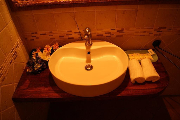 Bathroom 2, Villa Del Sole, Siena