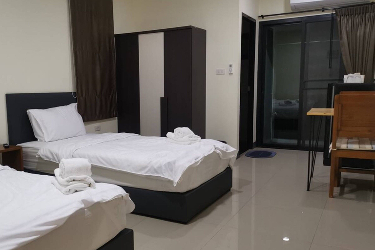 Room 5, C Park, Krathum Baen