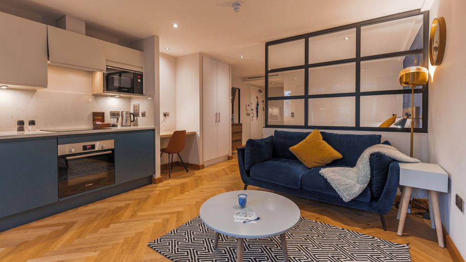 Others 5, Farringdon Apartments, London