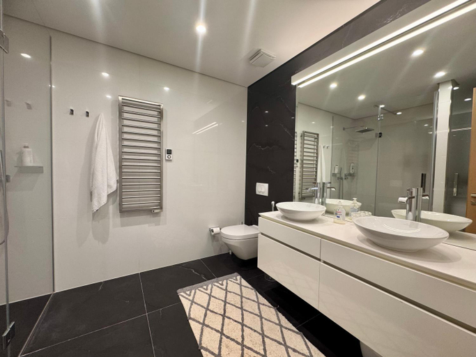 Bathroom 4, Exclusive Luxury Villa in Dukley Gardens