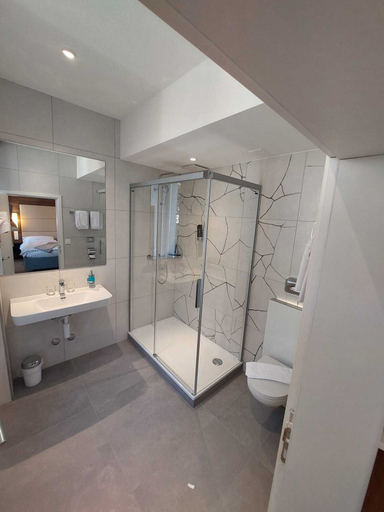 Bathroom 3, Hotel Post Glarnerhof, Glarus