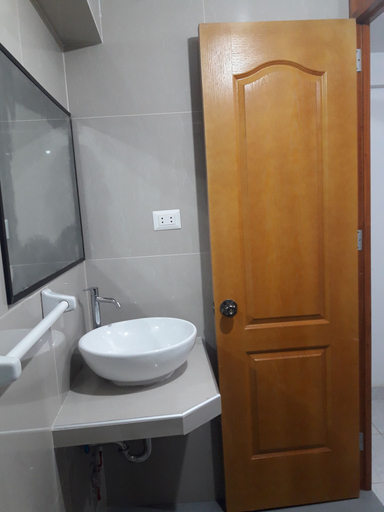 Bathroom 5, PAKARINA HOTEL, Urubamba