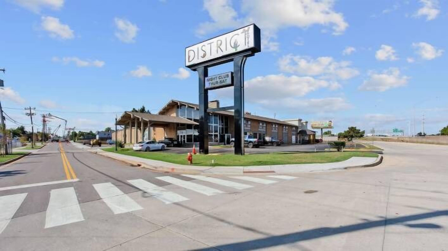 Exterior & Views 2, The District Hotel Club and Resorts, Oklahoma