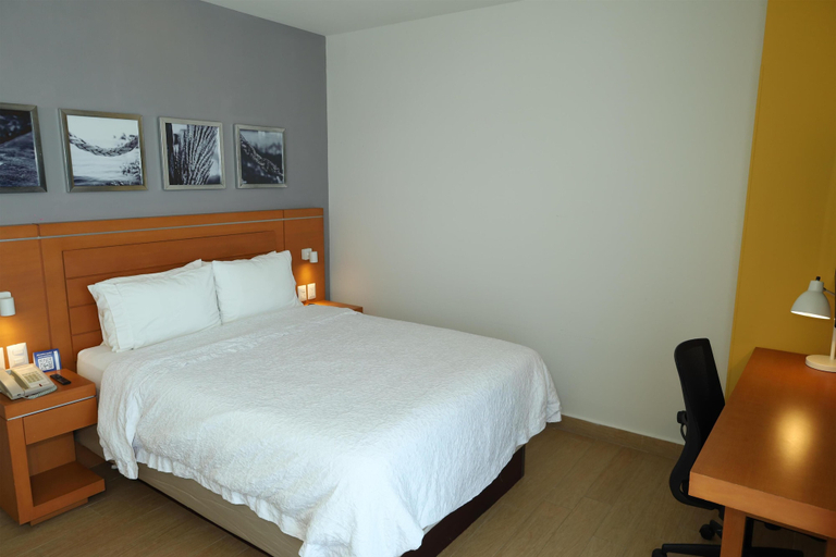 Bedroom 3, Hampton Inn & Suites by Hilton Paraiso Tabasco, Paraíso