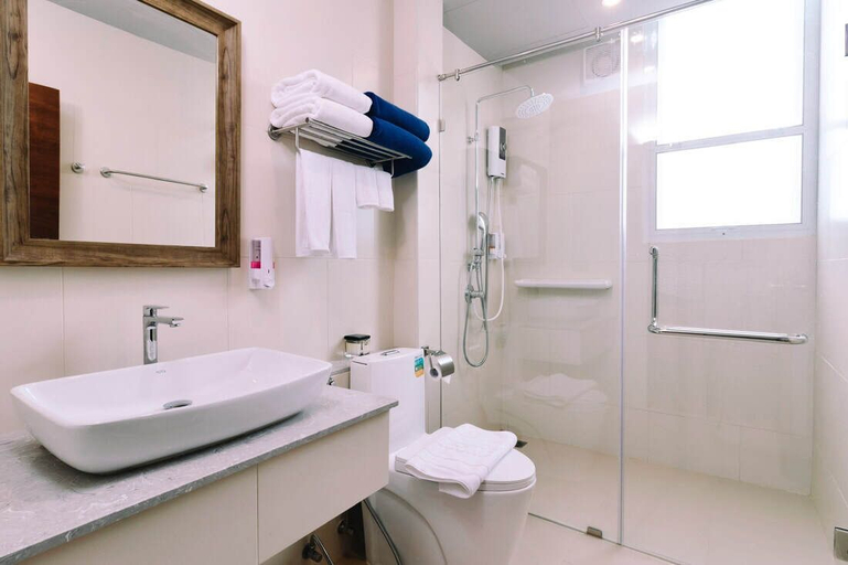 Bathroom 5, Charcoal Panwa Beach, Phuket Island