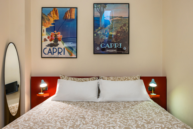 Room 4, Quercia Design Home in the Center, Napoli