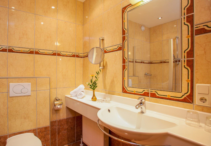 Bathroom 5, St Georg, Zell am See