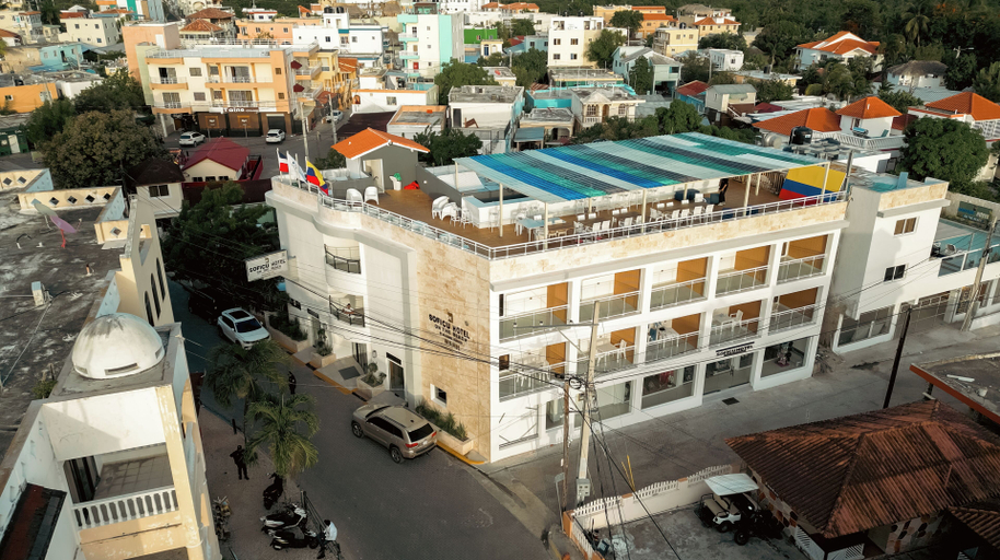 Exterior & Views