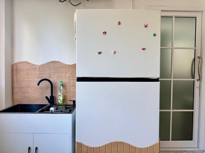 Private kitchen, Nana Best Hostel, Wattana