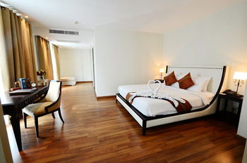 Others 3, The Bless Hotel and Residence, Wattana