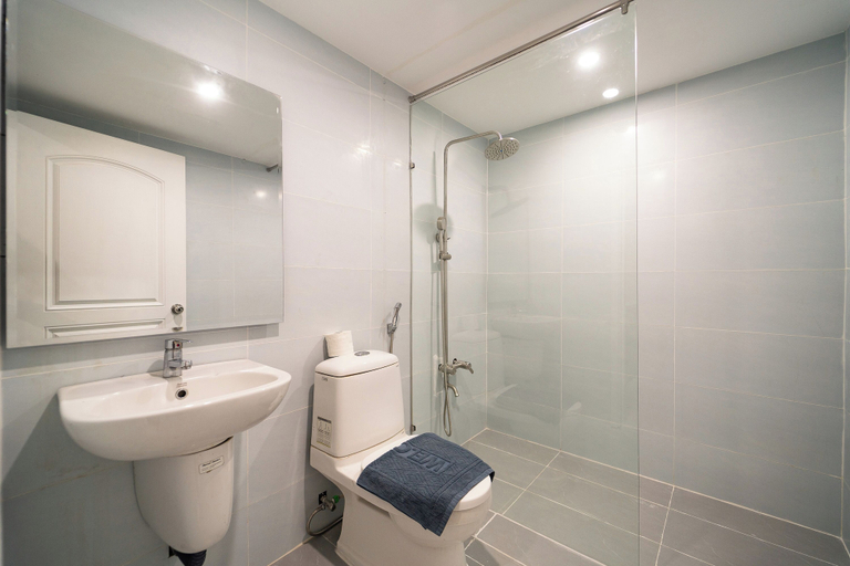 Bathroom 5, Golden Suites Saigon, District 7