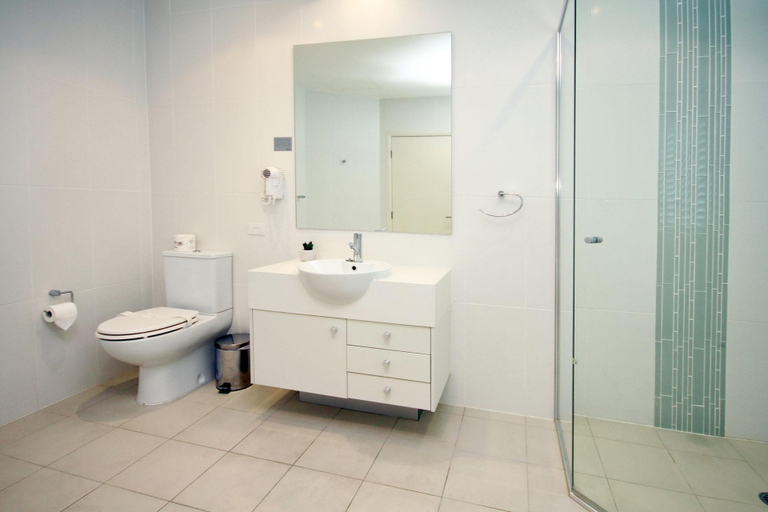 Bathroom 3, 1-Bedroom Apartment -Pacific Blue Apartment 258, Port Stephens