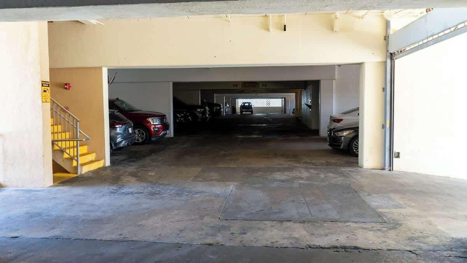 Property grounds 2, Sweeping 5th Floor Views - Direct Beach - Remodeled, Cameron