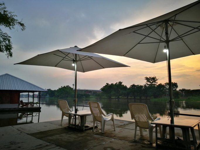 Food & Drinks 4, River Marina Resort, Muang Uthai Thani