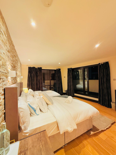 Bedroom 2, Tower Bridge Apartments, London