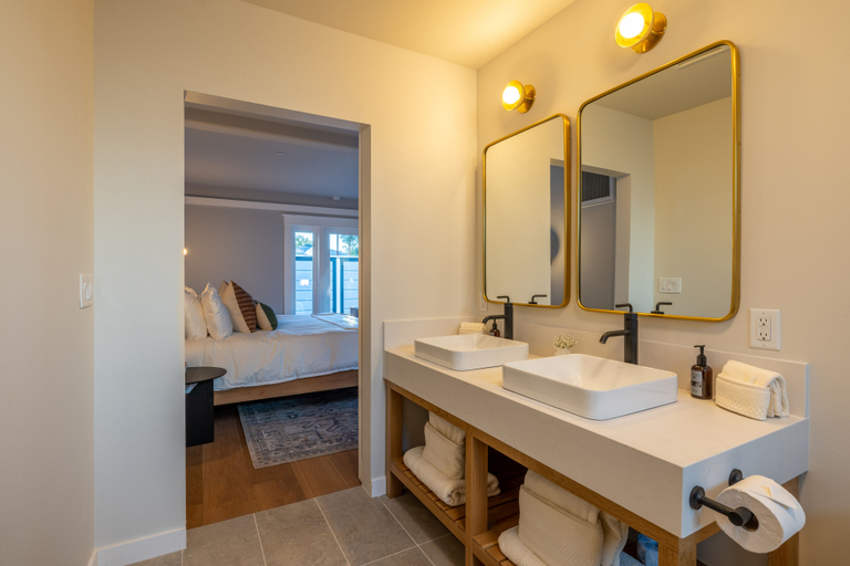 Bathroom 4, The Ruse, Sonoma