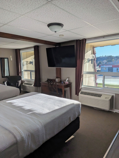 Room 4, Beaver Motel, Algoma