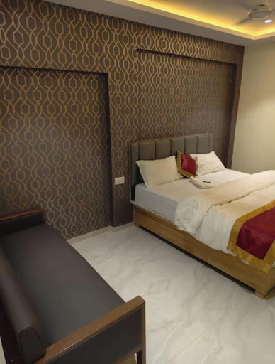 Room 3, Hotel Royal Galaxy, Mumbai Suburban